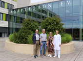Dirk Hahne, Technischer- und Verwaltungsdirektor, Jörg Hake, Pflegedirektor, Diana Volkmer-Fortmann, Geschäftsführerin, und Dr. Söhnke Theiß, Ärztlicher Direktor und Chefarzt der Fachabteilungen für Kardiologie sowie Pneumologie, Intensiv- und Beatmungsmedizin. 